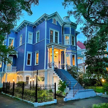Amethyst Garden Bed & Breakfast Savannah Bagian luar foto